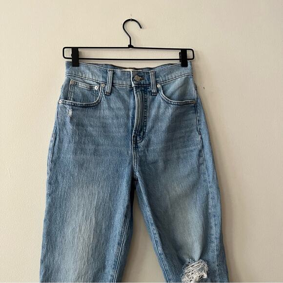 Madewell The Perfect Vintage Jean in Coney Wash: Destroyed Edition - Picture 4 of 9